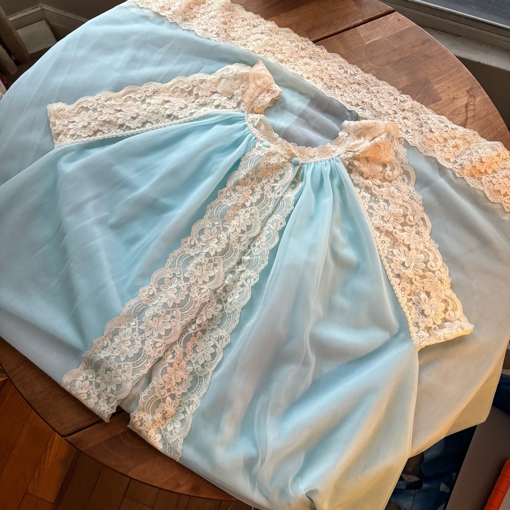 🦋 1960’s Peignoir Robe 🦋